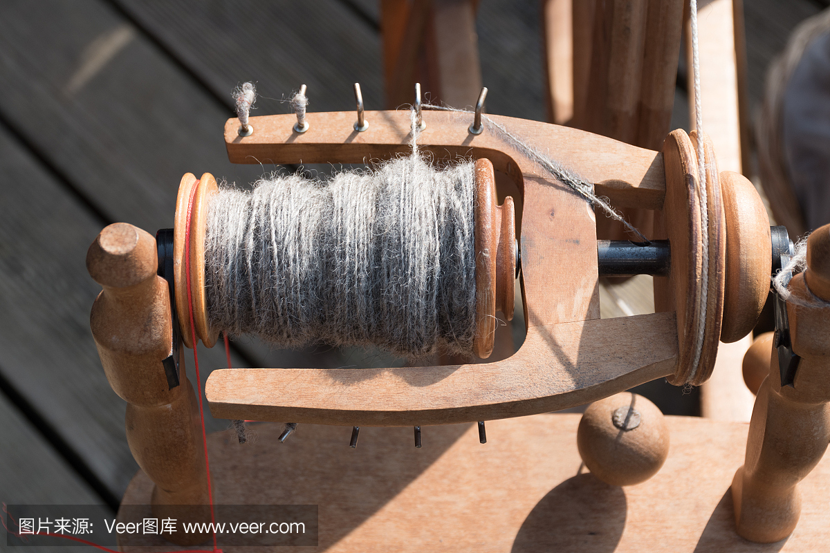 纺锤和羊毛,传统纺车的细节
